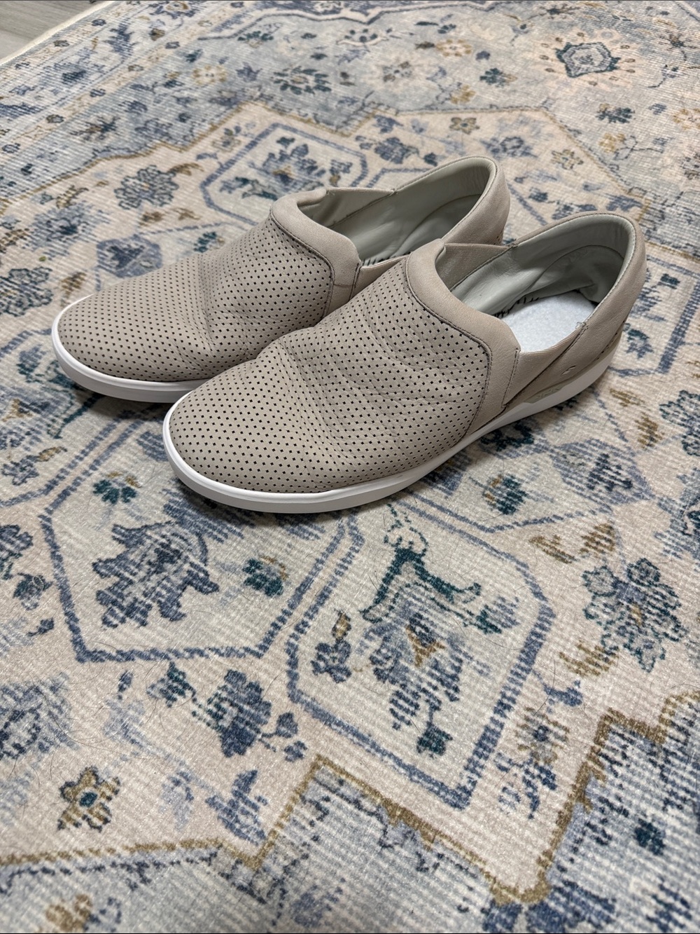 Kizik Vienna Women's Slip-On Sneakers